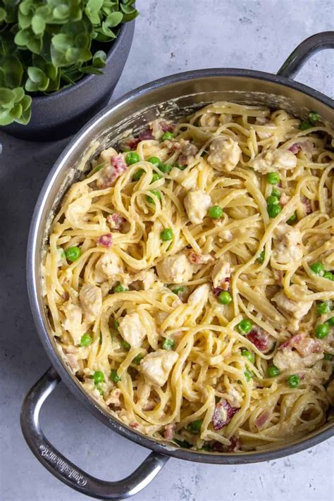 How many protein are in meals - chicken carbonara - calories, carbs, nutrition