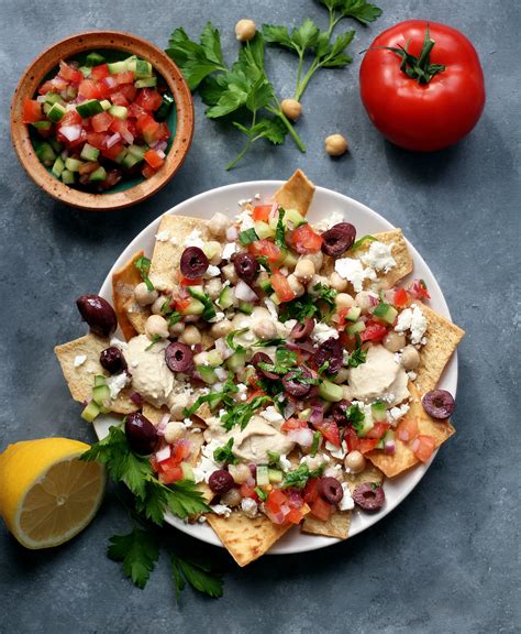 How many protein are in mediterranean nachos - calories, carbs, nutrition