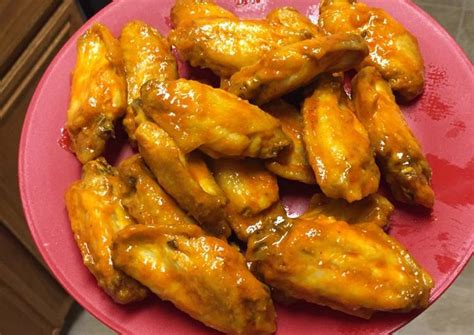 How many protein are in medium buffalo wings - calories, carbs, nutrition