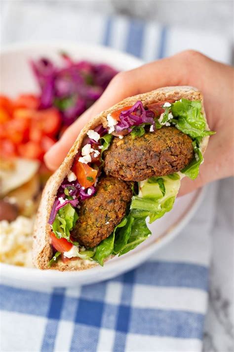 How many protein are in middle eastern falafel - calories, carbs, nutrition