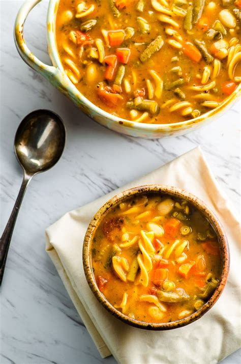 How many protein are in minestrone soup - calories, carbs, nutrition