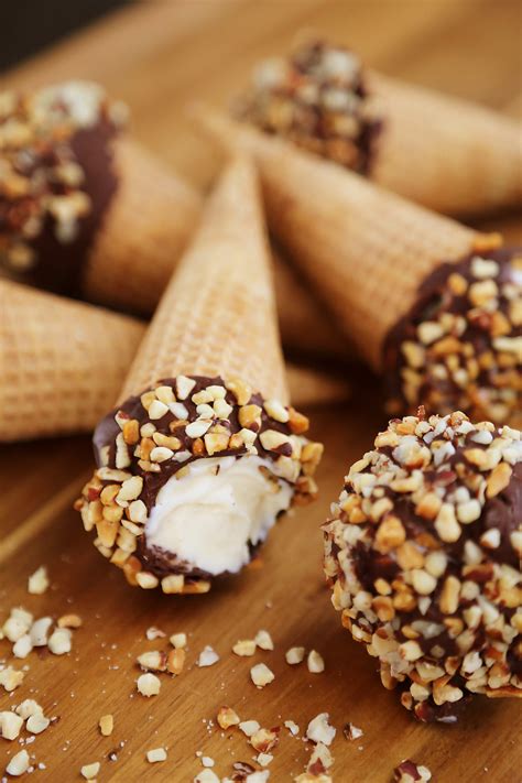 How many protein are in mini chocolate dipped ice cream cone - calories, carbs, nutrition