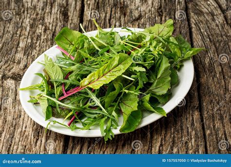 How many protein are in mixed greens with mache - calories, carbs, nutrition