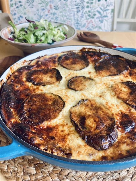 How many protein are in moussaka - calories, carbs, nutrition