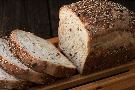 How many protein are in multigrain sandwich bread - calories, carbs, nutrition