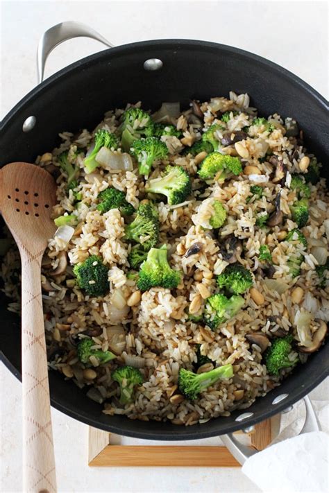 How many protein are in mushroom and broccoli fried rice - large - calories, carbs, nutrition