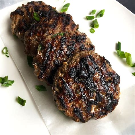 How many protein are in mushroom umami burger (90096.0) - calories, carbs, nutrition