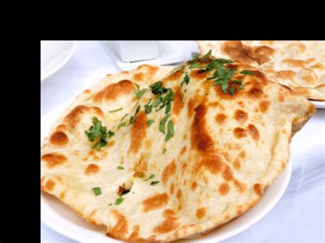 How many protein are in naan - calories, carbs, nutrition