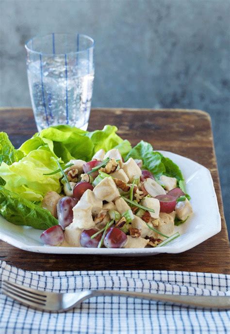 How many protein are in napa valley chicken salad - calories, carbs, nutrition