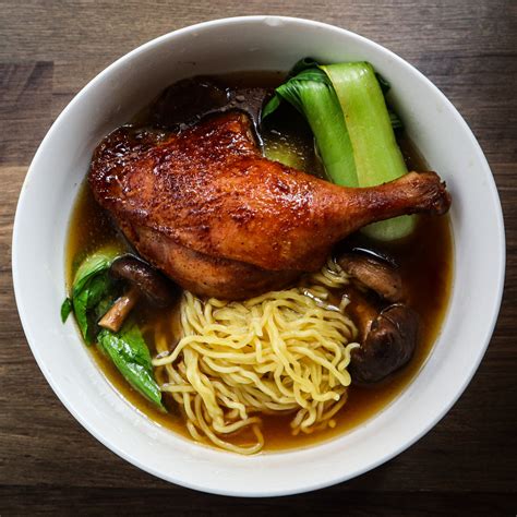 How many protein are in ni hao duck egg noodles - calories, carbs, nutrition