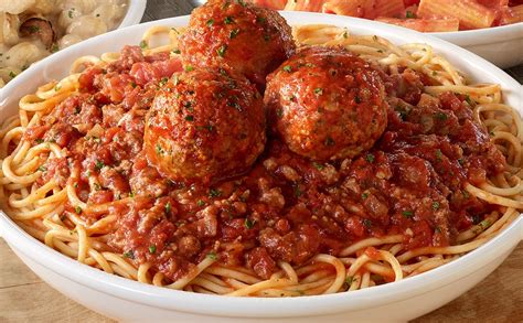 How many protein are in olive garden, spaghetti with meat sauce - calories, carbs, nutrition