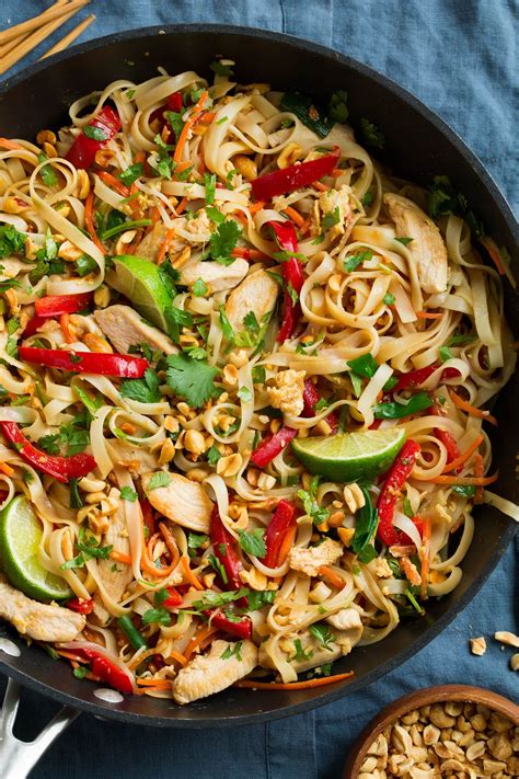 How many protein are in pad thai - calories, carbs, nutrition