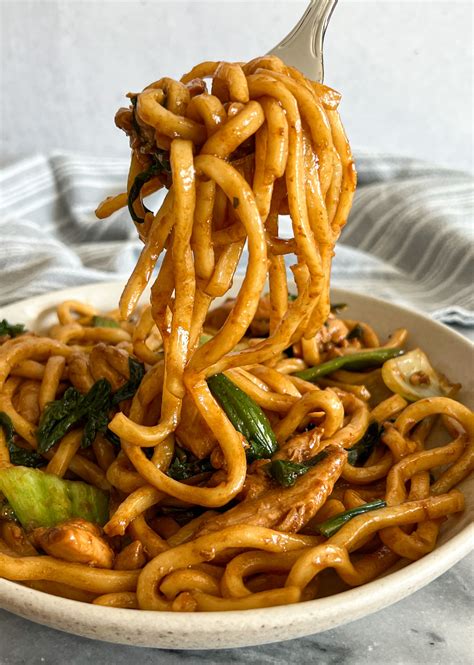 How many protein are in pan fried udon noodles - calories, carbs, nutrition