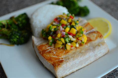 How many protein are in pan seared mahi with grilled pineapple salsa - calories, carbs, nutrition