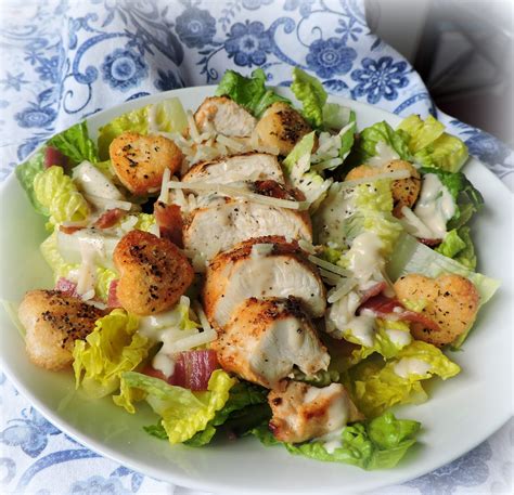 How many protein are in pandinis salad entree chopped chicken caesar - calories, carbs, nutrition