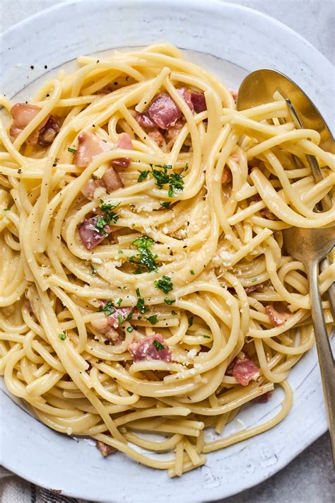 How many protein are in pasta alla carbonara - calories, carbs, nutrition