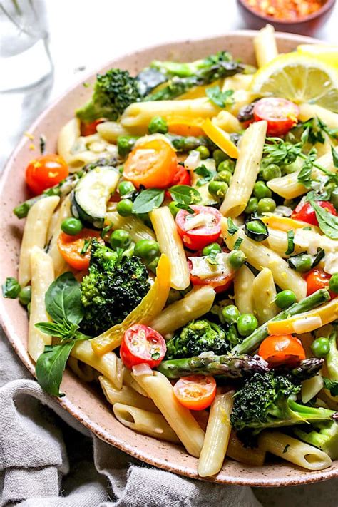 How many protein are in pasta primavera and bread - calories, carbs, nutrition