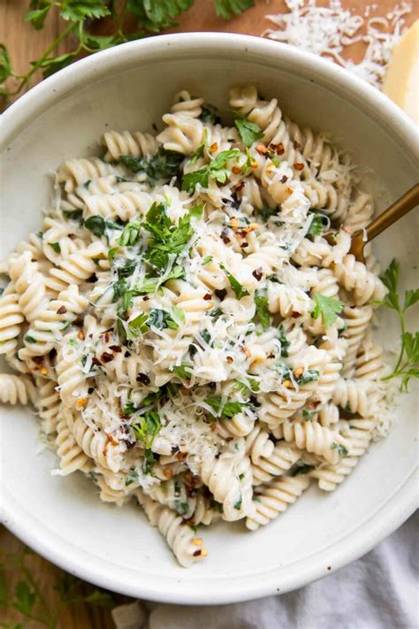 How many protein are in pasta romano with spinach - calories, carbs, nutrition