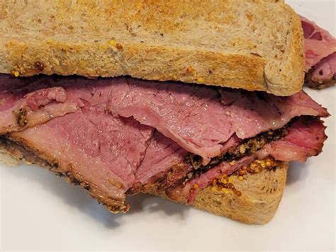 How many protein are in pastrami on rye - calories, carbs, nutrition