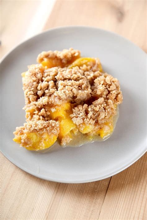 How many protein are in peach crumble - calories, carbs, nutrition