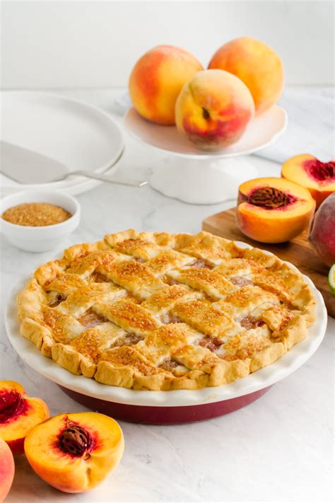 How many protein are in peach pie - calories, carbs, nutrition