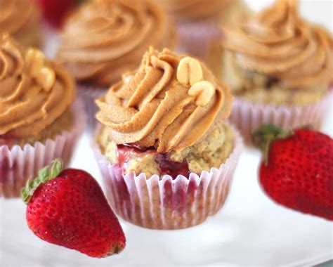 How many protein are in peanut butter and jelly cupcakes - calories, carbs, nutrition