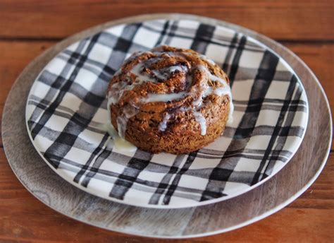 How many protein are in peanut butter cinnamon rolls - calories, carbs, nutrition