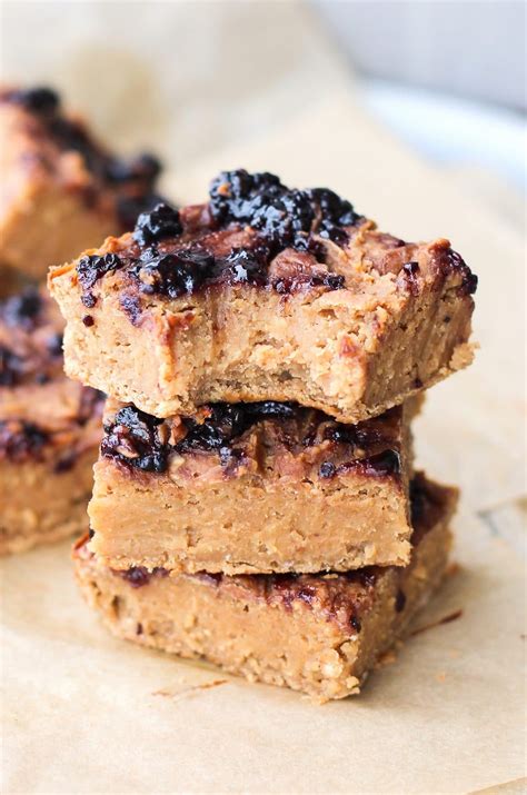 How many protein are in peanut butter jelly blondie - calories, carbs, nutrition