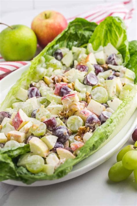 How many protein are in pear waldorf salad - calories, carbs, nutrition