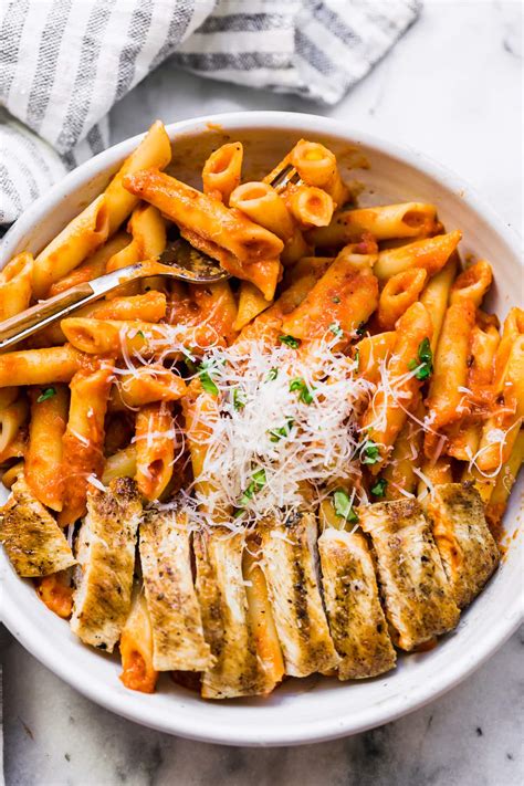 How many protein are in penne with tomato-vodka sauce and mini italian meatballs - calories, carbs, nutrition