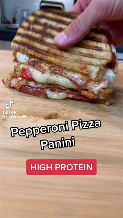 How many protein are in pepperoni panini - calories, carbs, nutrition