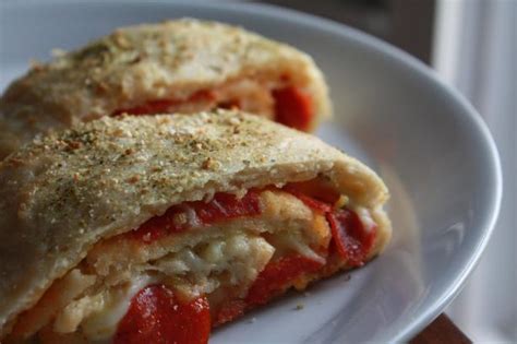 How many protein are in pepperoni stromboli - calories, carbs, nutrition