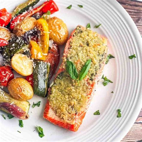 How many protein are in pesto crusted salmon - calories, carbs, nutrition