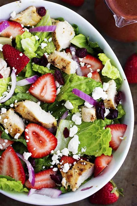 How many protein are in pickeled strawberry fennel salad with grilled chicken - calories, carbs, nutrition