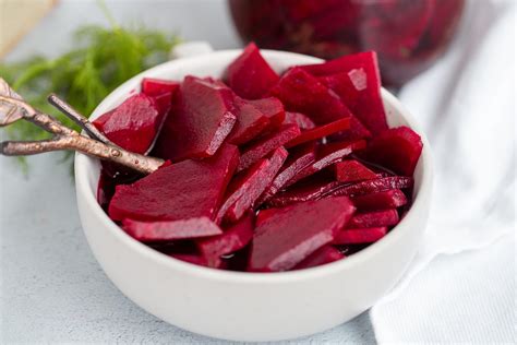 How many protein are in pickled beets - calories, carbs, nutrition