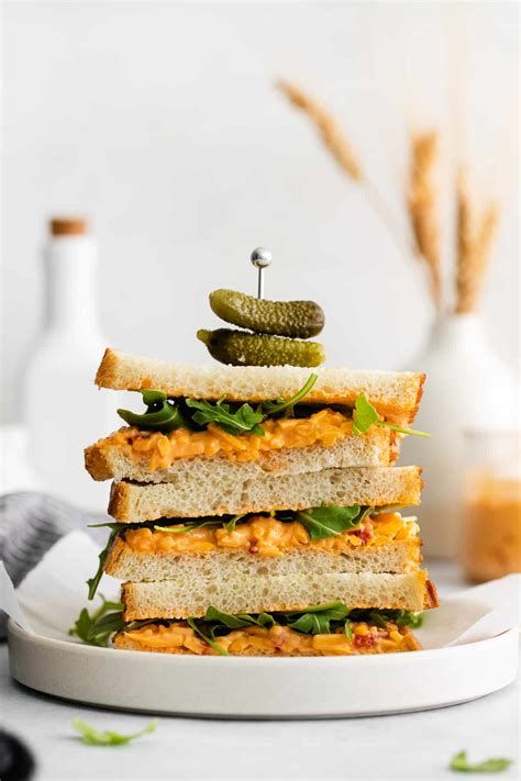 How many protein are in pimiento cheese sandwich - calories, carbs, nutrition
