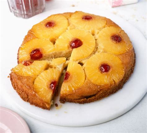 How many protein are in pineapple upside down cake - calories, carbs, nutrition