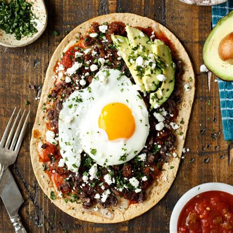 How many protein are in pizza pocket huevos rancheros - calories, carbs, nutrition