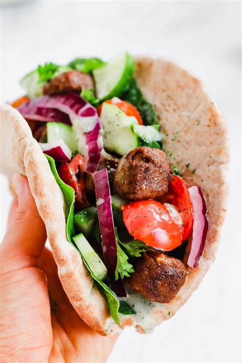 How many protein are in pizzetta whole wheat gyro - calories, carbs, nutrition