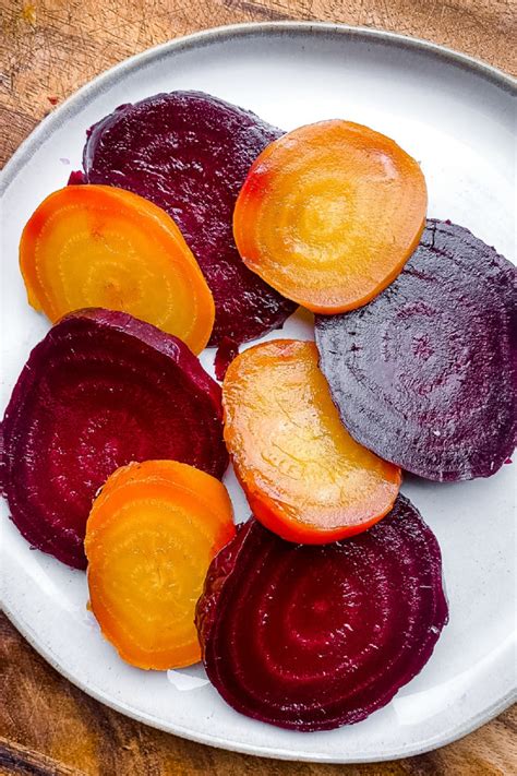 How many protein are in platter roasted beet & cremini mushroom salad - calories, carbs, nutrition