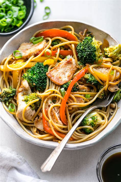 How many protein are in pork lo mein - calories, carbs, nutrition