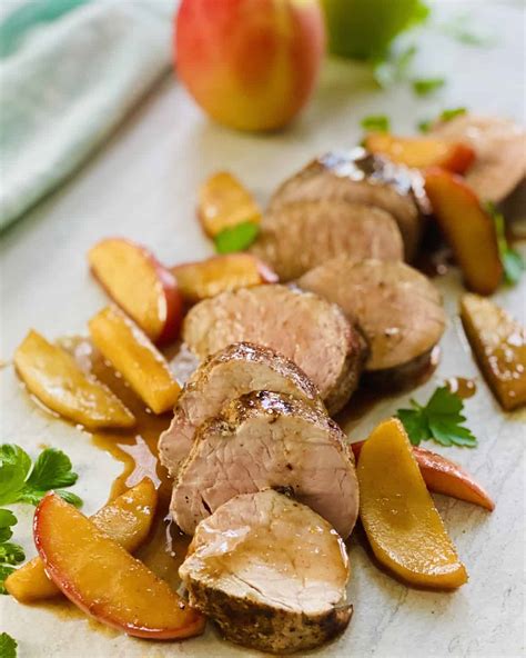 How many protein are in pork medallions w/sauteed apples - calories, carbs, nutrition