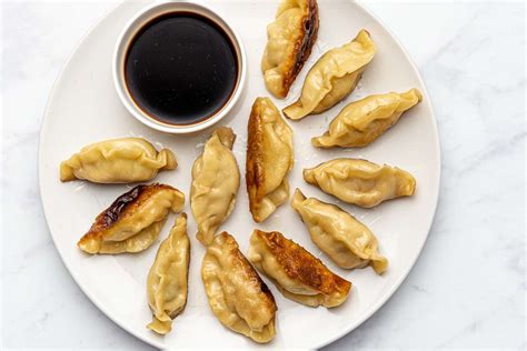 How many protein are in pork potstickers gyoza - calories, carbs, nutrition