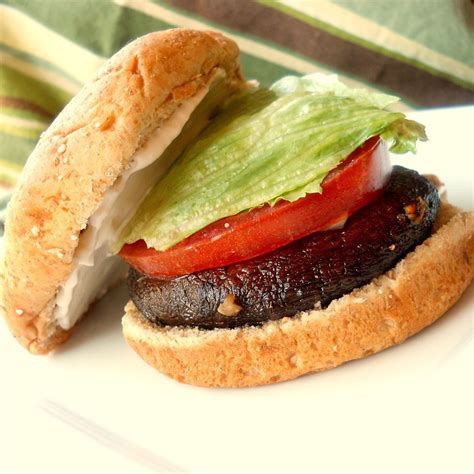 How many protein are in portobello sandwich with white bun - calories, carbs, nutrition