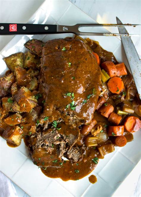 How many protein are in pot roast with savory gravy - calories, carbs, nutrition