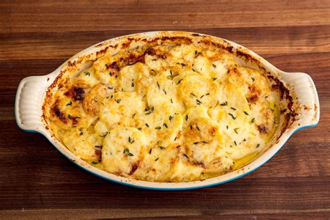 How many protein are in potatoes, au gratin, home-prepared from recipe using butter - calories, carbs, nutrition