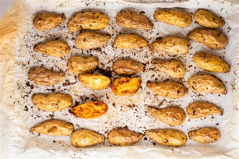 How many protein are in potatoes fingerling roasted halved 4 oz - calories, carbs, nutrition