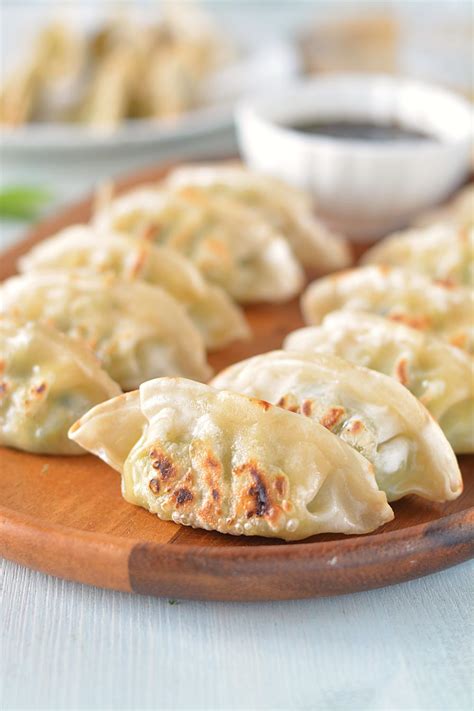 How many protein are in potstickers - calories, carbs, nutrition