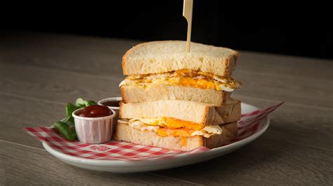 How many protein are in prawn and egg bloomer sandwich - calories, carbs, nutrition