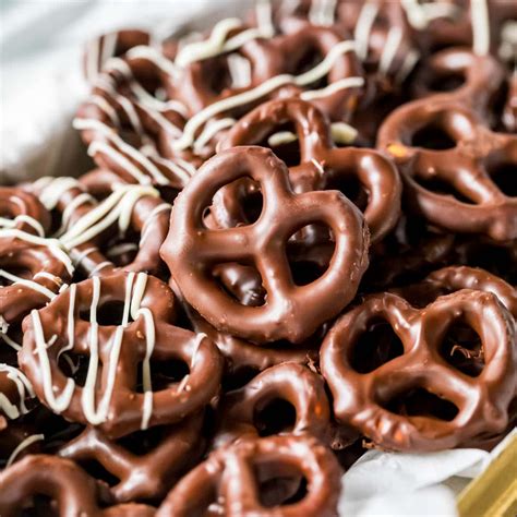 How many protein are in pretzel fudge dipped - calories, carbs, nutrition